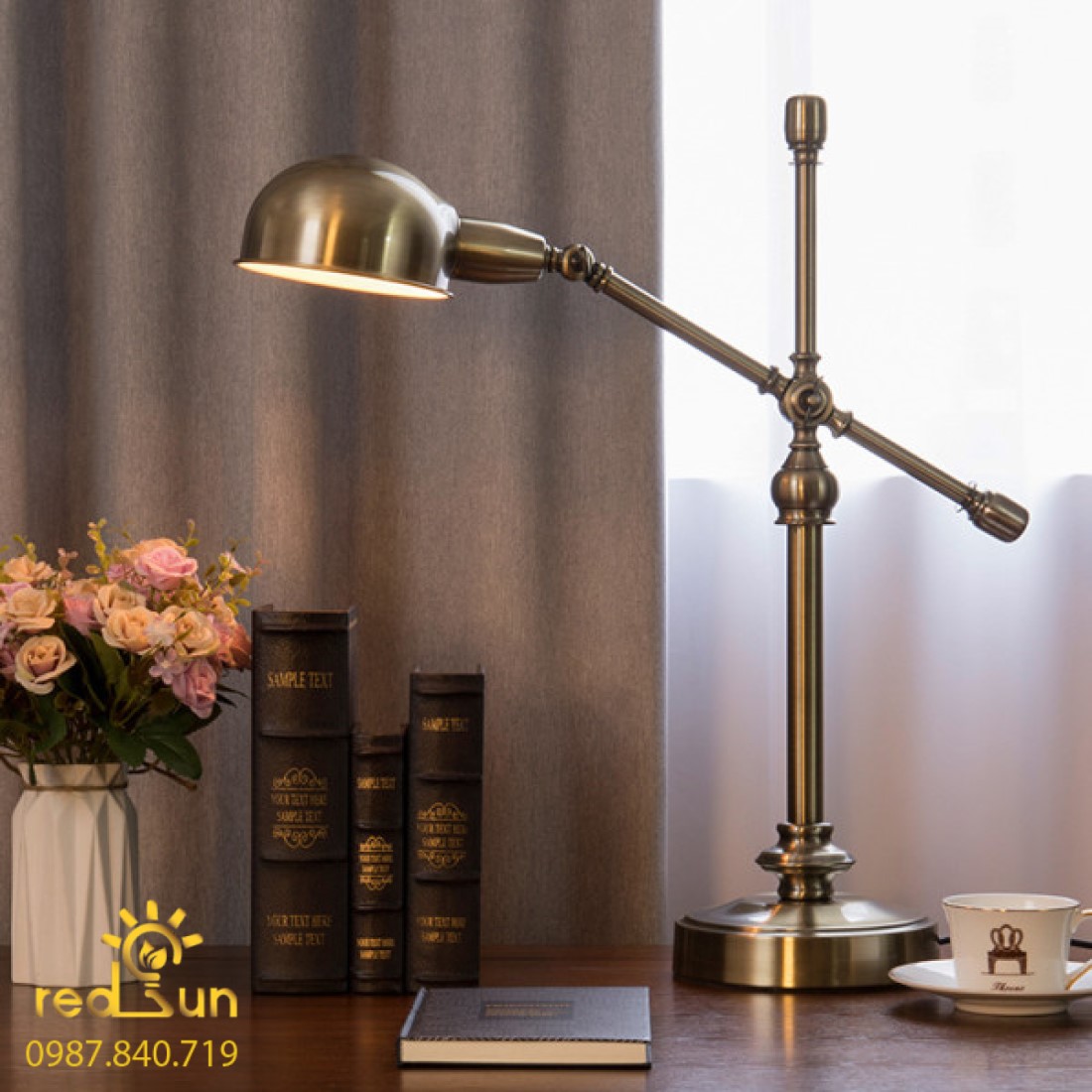 Đèn bàn hiện đại DB-C3005