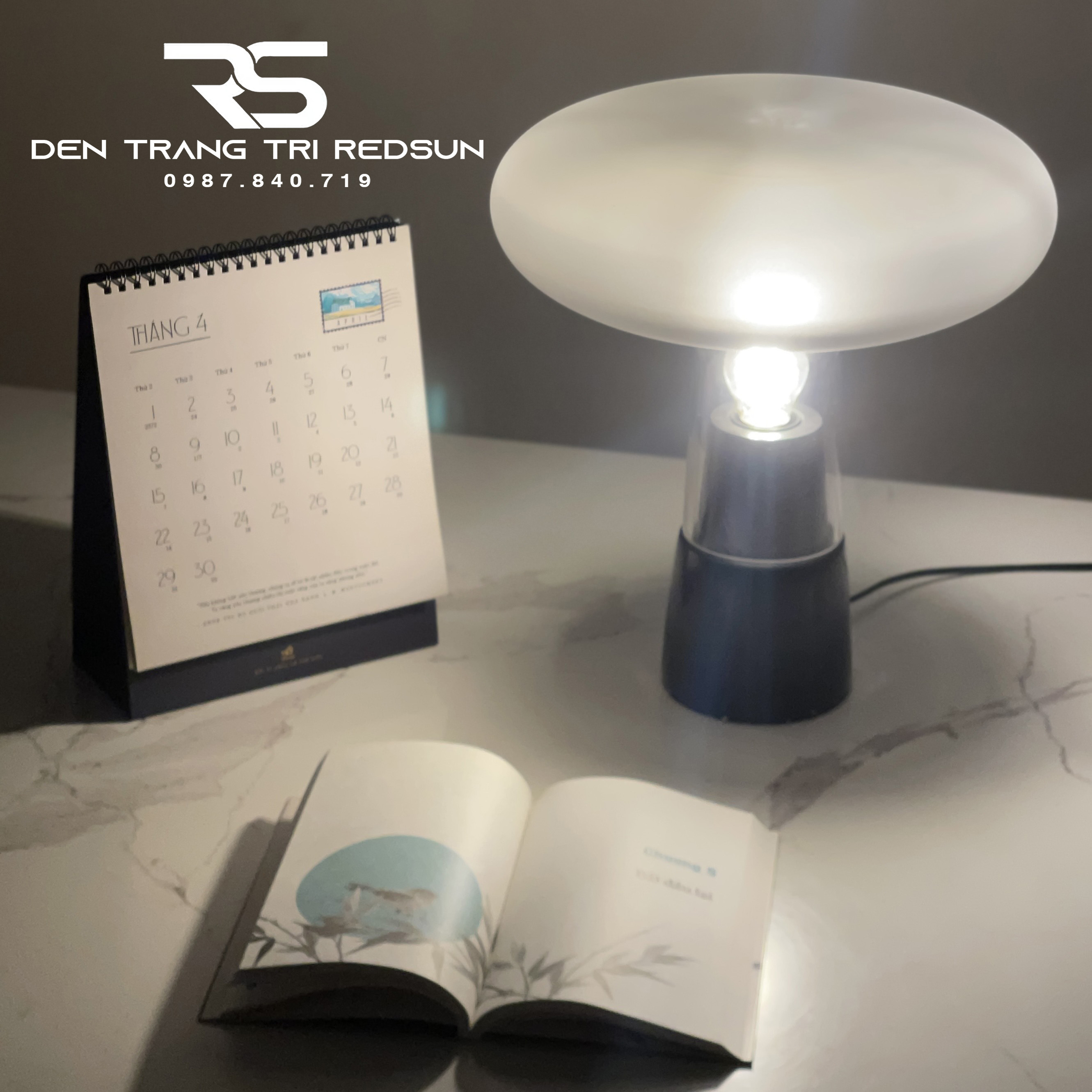 Đèn Bàn Hiện Đại Bắc Âu DB2092