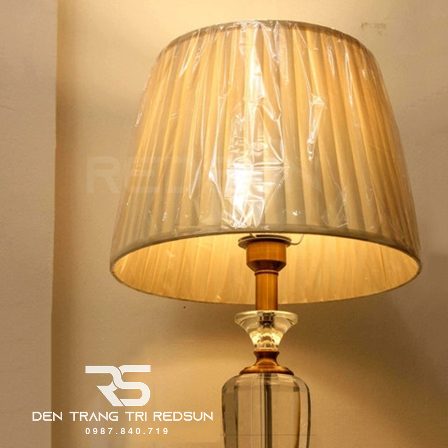 Đèn Bàn Hiện Đại DB-C9982