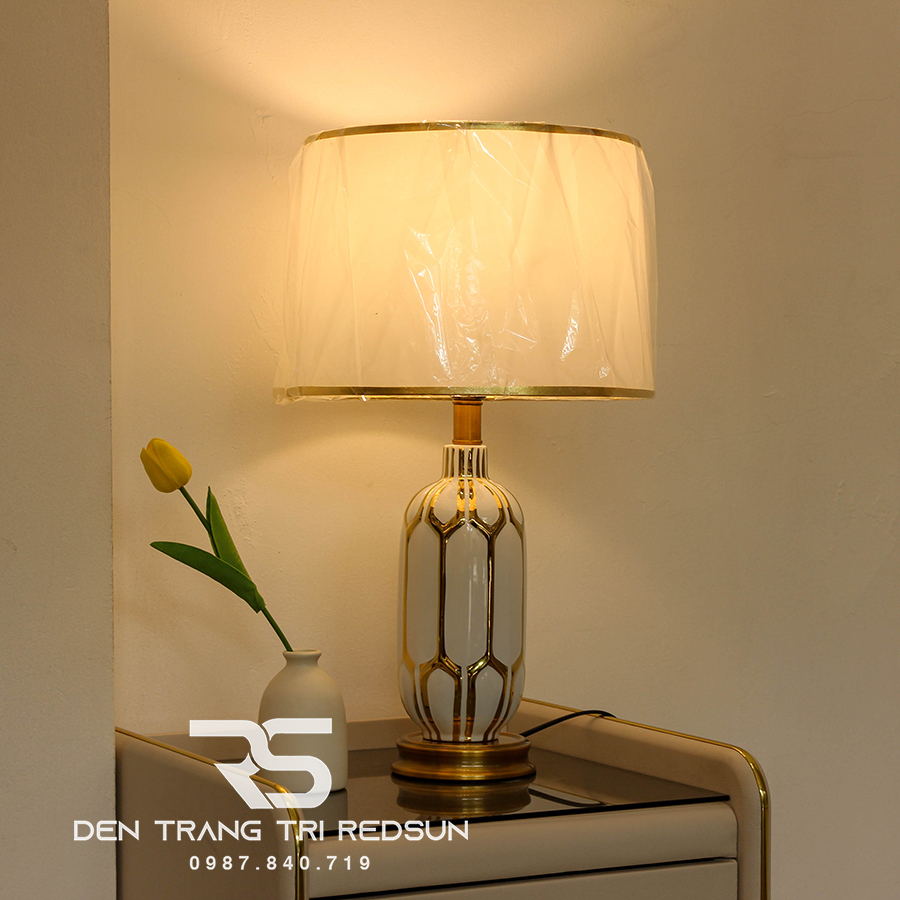 den-ban-hien-dai-db-c1975