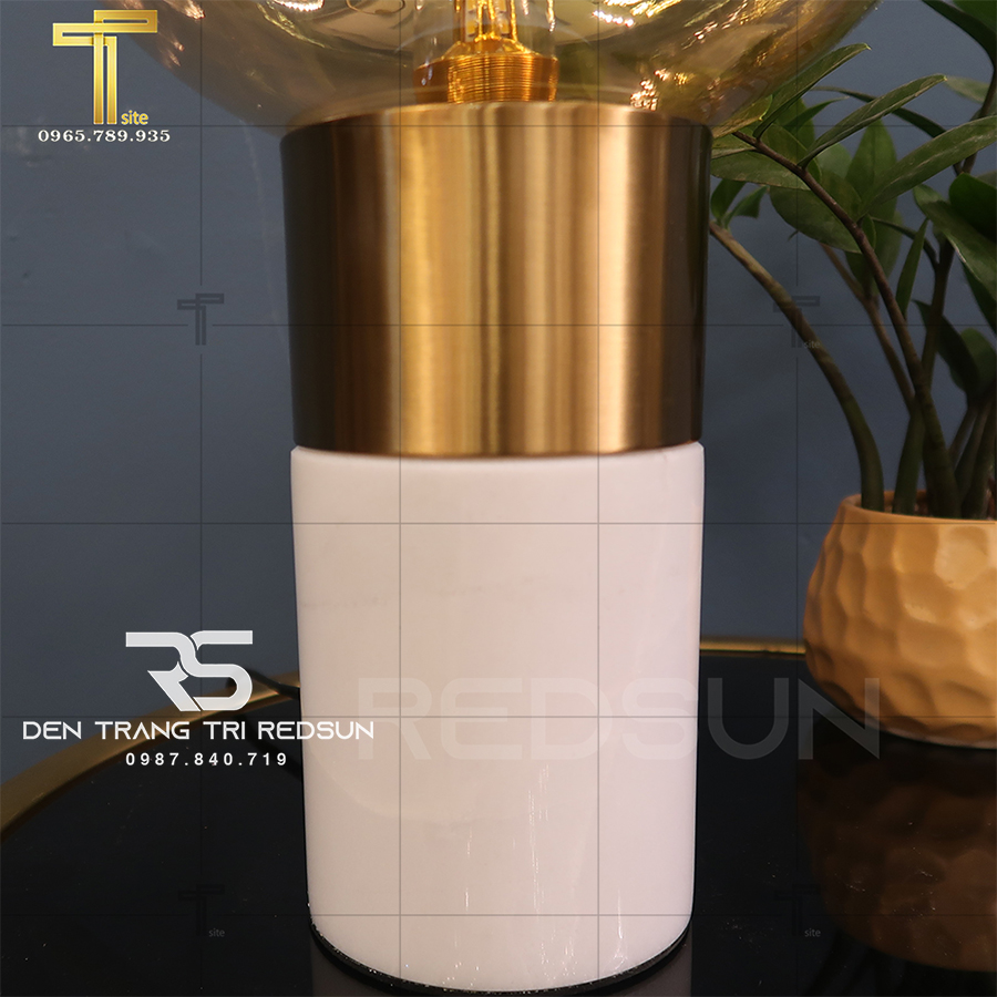 Đèn Bàn Hiện Đại Bắc Âu DB2080