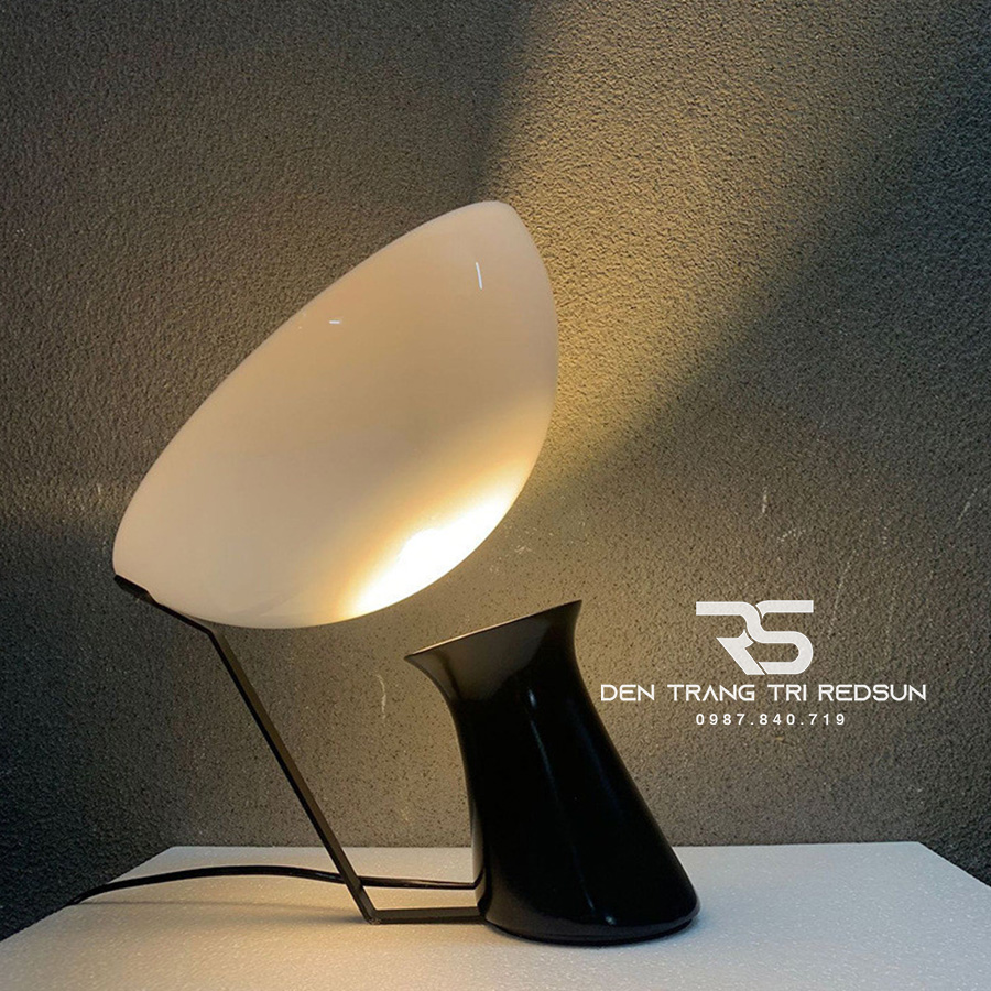 Đèn Bàn Hiện Đại Bắc Âu DB2063