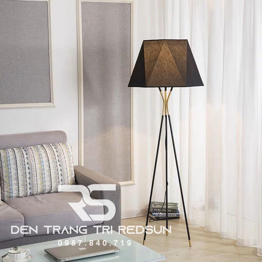 Đèn Sàn Hiện Đại DS2020