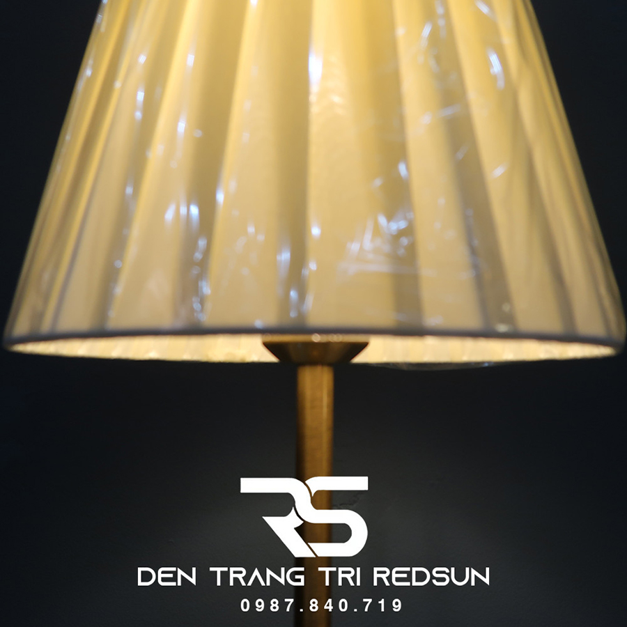 Đèn Bàn Hiện Đại B133