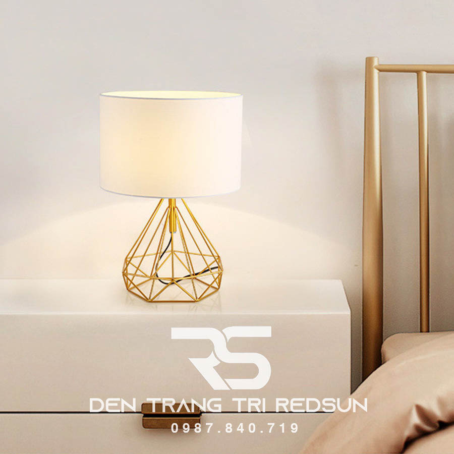 Đèn Bàn Hiện Đại Bắc Âu DB2071