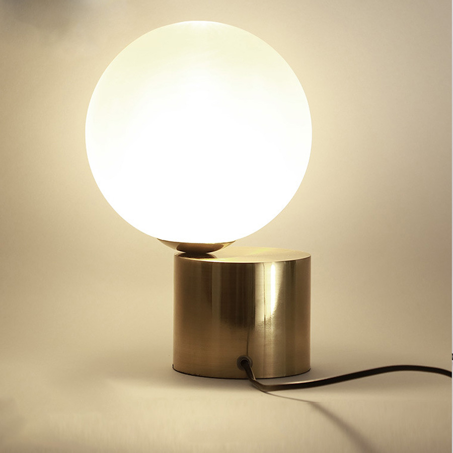 Đèn Bàn Hiện Đại Bắc Âu DB2033