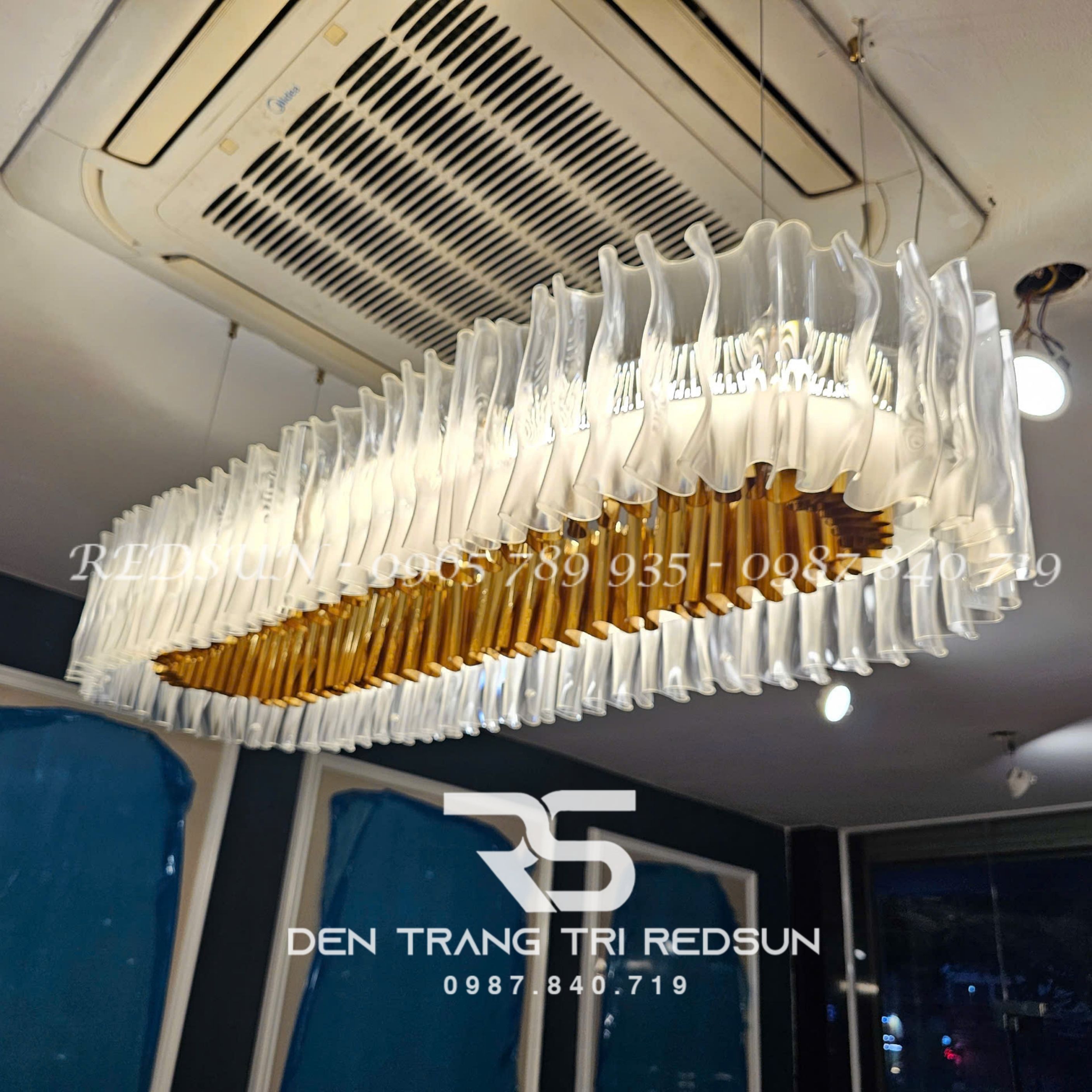 Đèn Chùm Bàn Ăn Hiện Đại Phong Cách Bắc Âu Chất Liệu Acrylic DC-L047