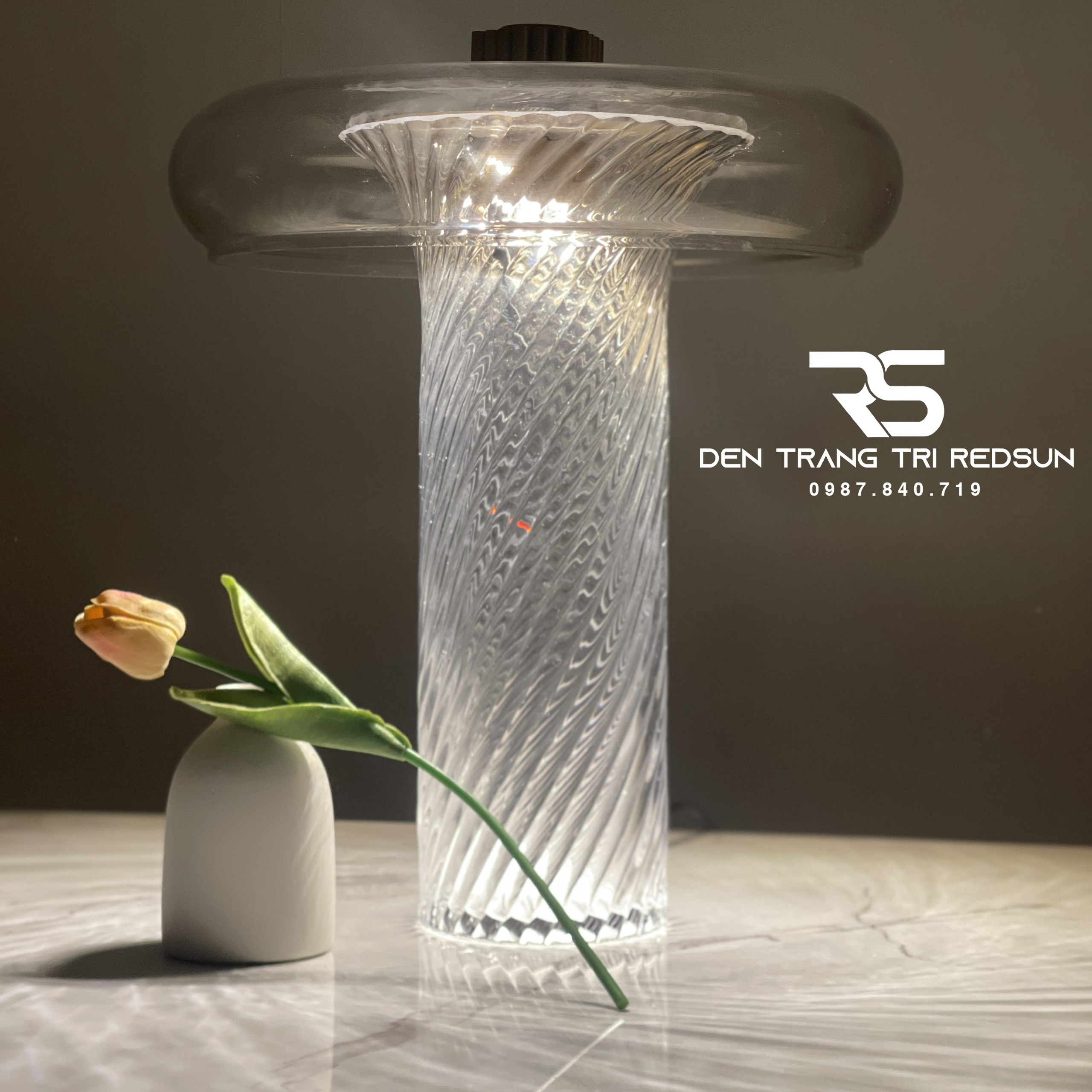 Đèn Bàn Hiện Đại Bắc Âu DB2098