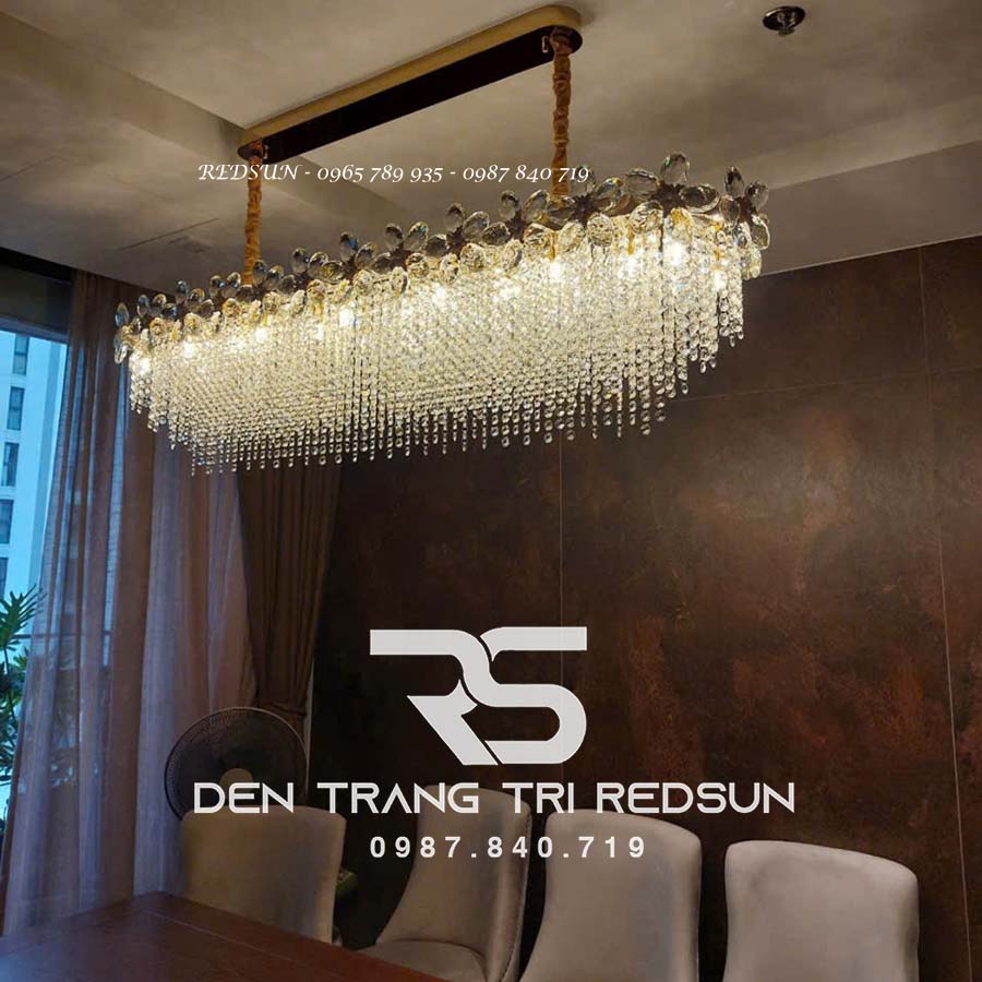 Đèn Chùm Pha Lê Thả Bàn Ăn, Bàn Đảo Hiện Đại Dáng Ngang L8686