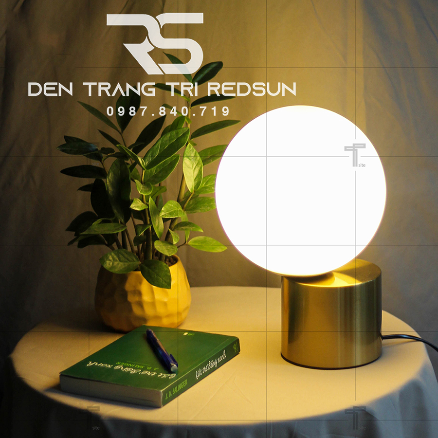 Đèn Bàn Hiện Đại Bắc Âu DB2033