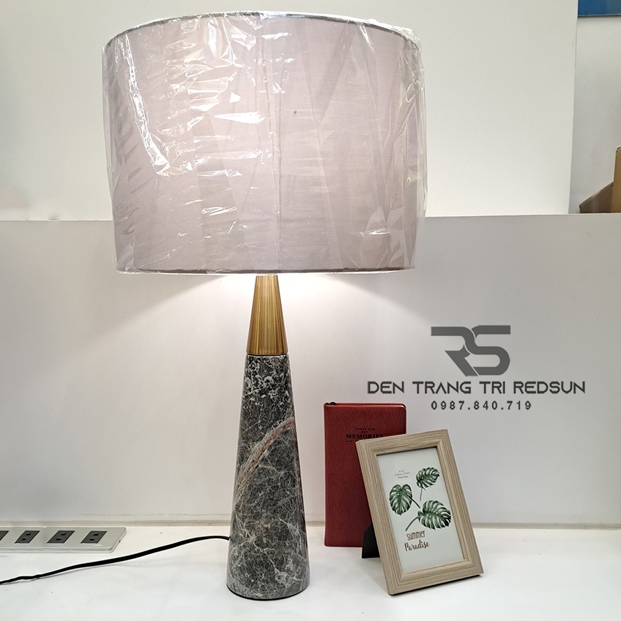 Đèn Bàn Hiện Đại Bắc Âu DB2053