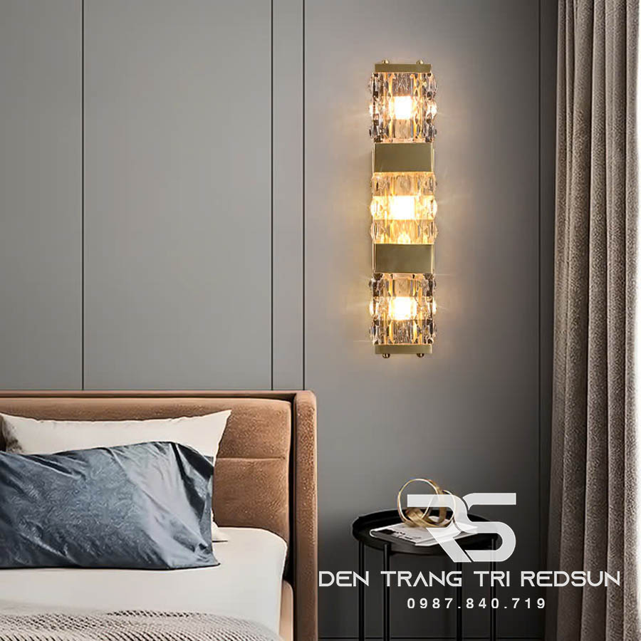 Đèn Tường Trang Trí Phòng Khách, Phòng Ngủ, Cầu Thang Phong Cách Bắc Âu Chất Liệu Pha Lê DTP-008