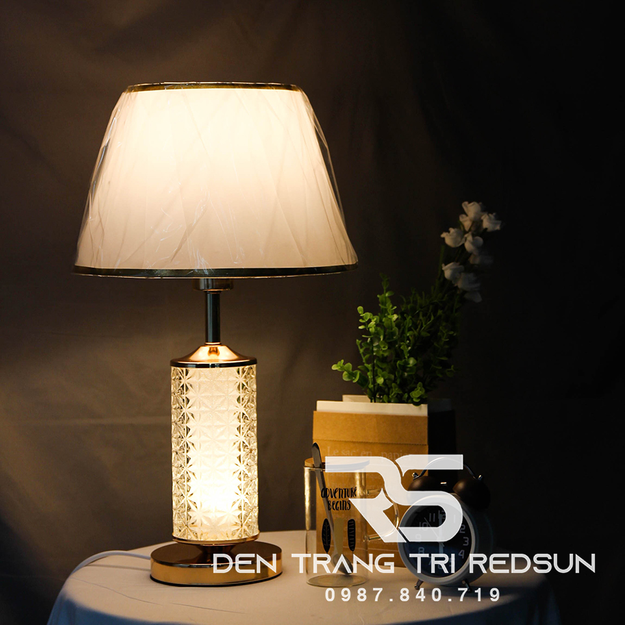 Đèn Bàn Hiện Đại DB-C521