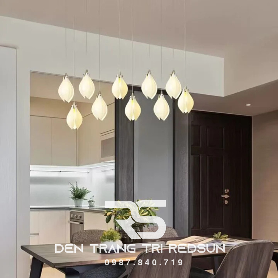 Đèn Thả Phong Cách Hiện Đại Hoa Mộc Lan Lắp Phòng Khách, Sảnh Chờ, Cầu Thang Thông Tầng HTK052