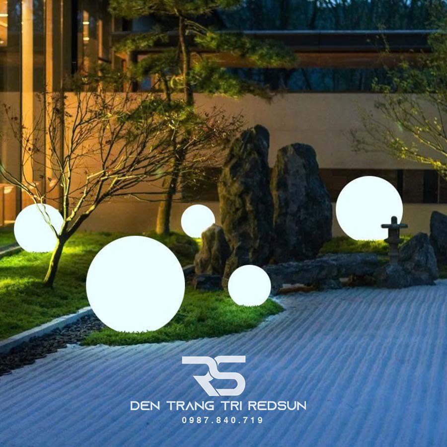Đèn Sân Vườn Cảnh Quan Ngoài Trời Cầu LED Chất Liệu Nhựa PE DSV-003