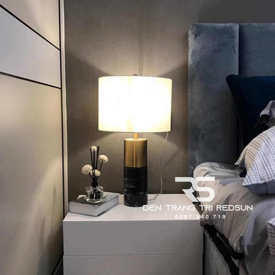 den-ban-hien-dai-b130-1