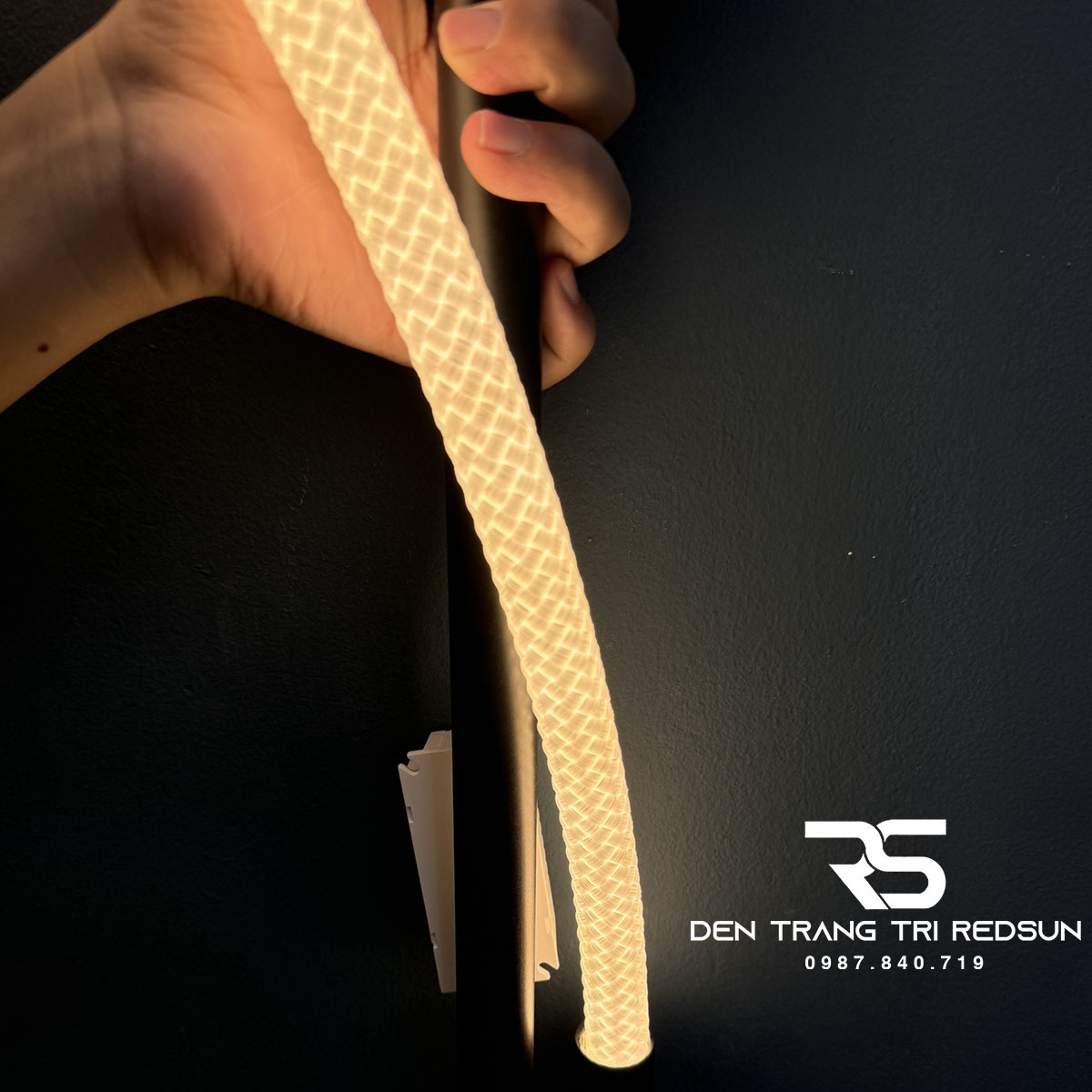 Đèn Tường Hiện Đại Trang Trí Phòng Khách, Phòng Ngủ, Cầu Thang Phong Cách Bắc Âu Thân Dài Ống LED Xoắn DT-125