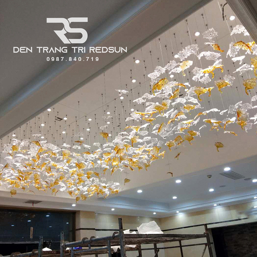 Đèn Thả Hiện Đại Lắp Phòng Khách, Sảnh Chờ, Cầu Thang Thông Tầng Lá Phong Chất Liệu Thuỷ Tinh HTK053