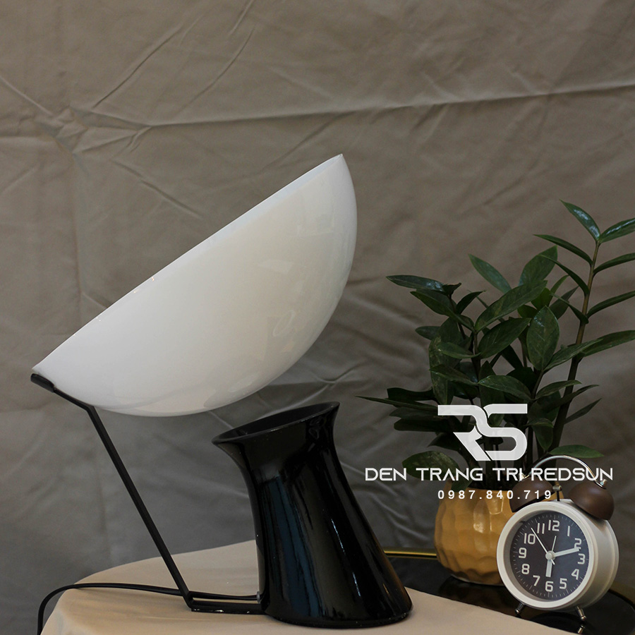 Đèn Bàn Hiện Đại Bắc Âu DB2063