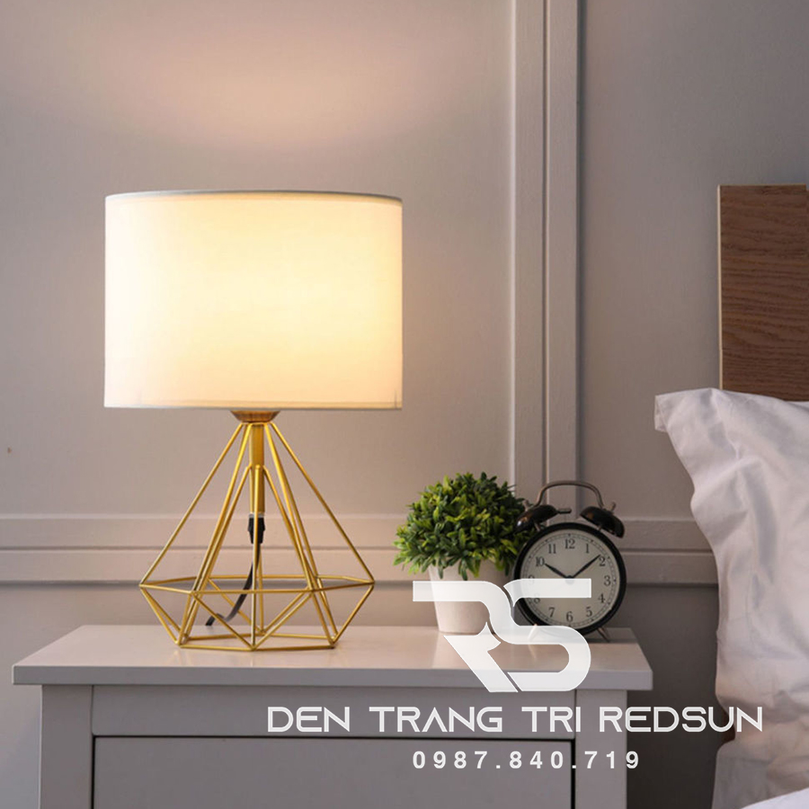 den-ban-hien-dai-bac-au-db2071