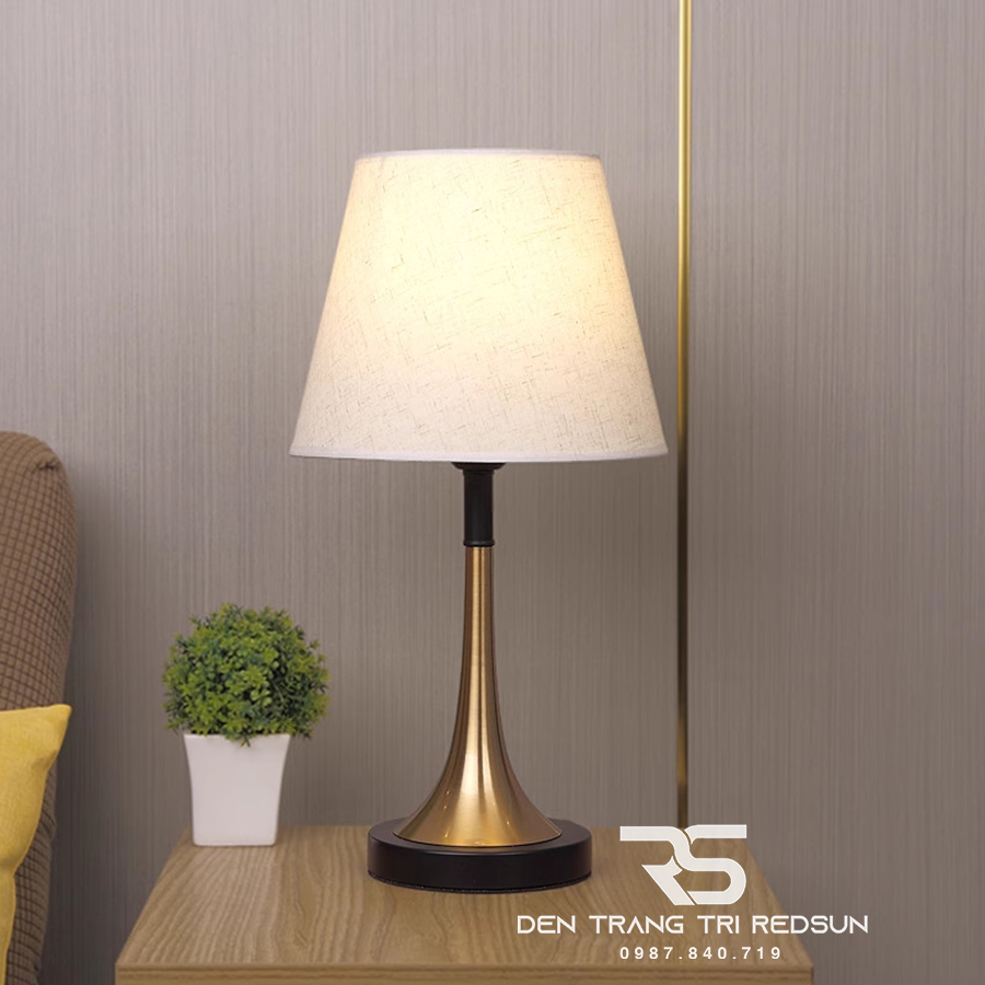 Đèn Bàn Hiện Đại B142