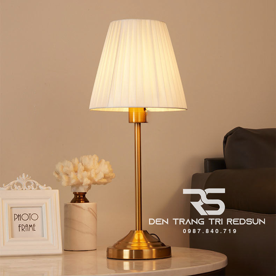 Đèn Bàn Hiện Đại B133