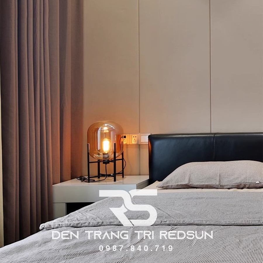 Đèn Bàn Hiện Đại Bắc Âu DB2075