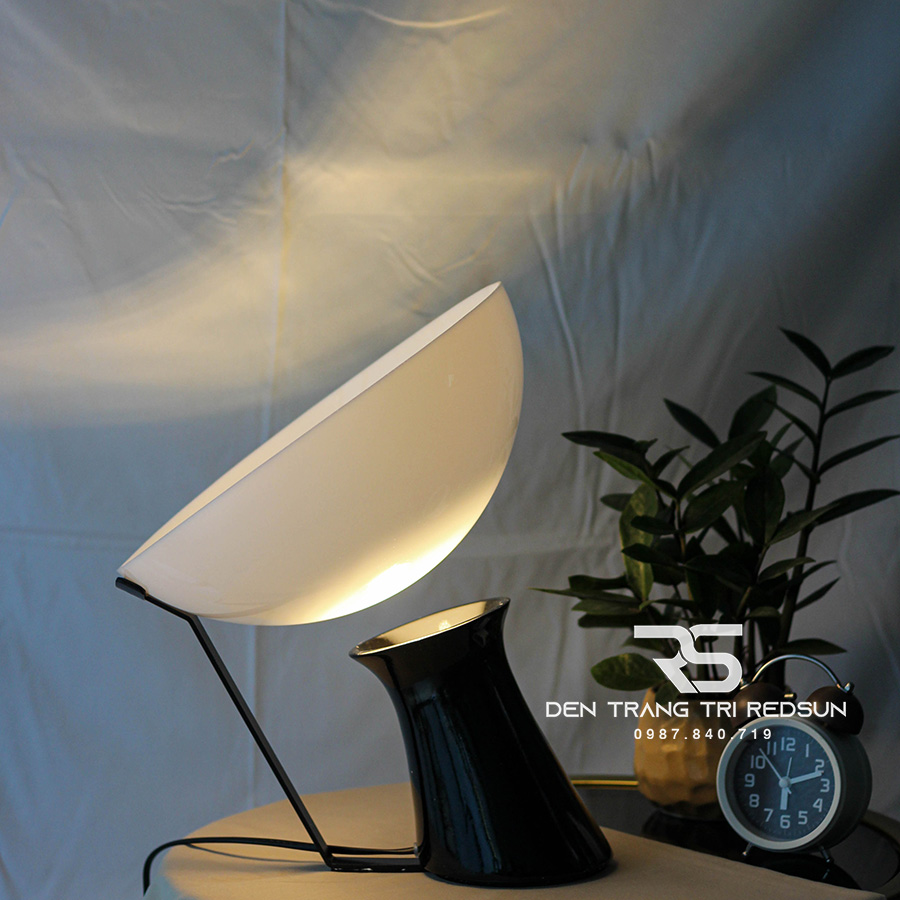 Đèn Bàn Hiện Đại Bắc Âu DB2063