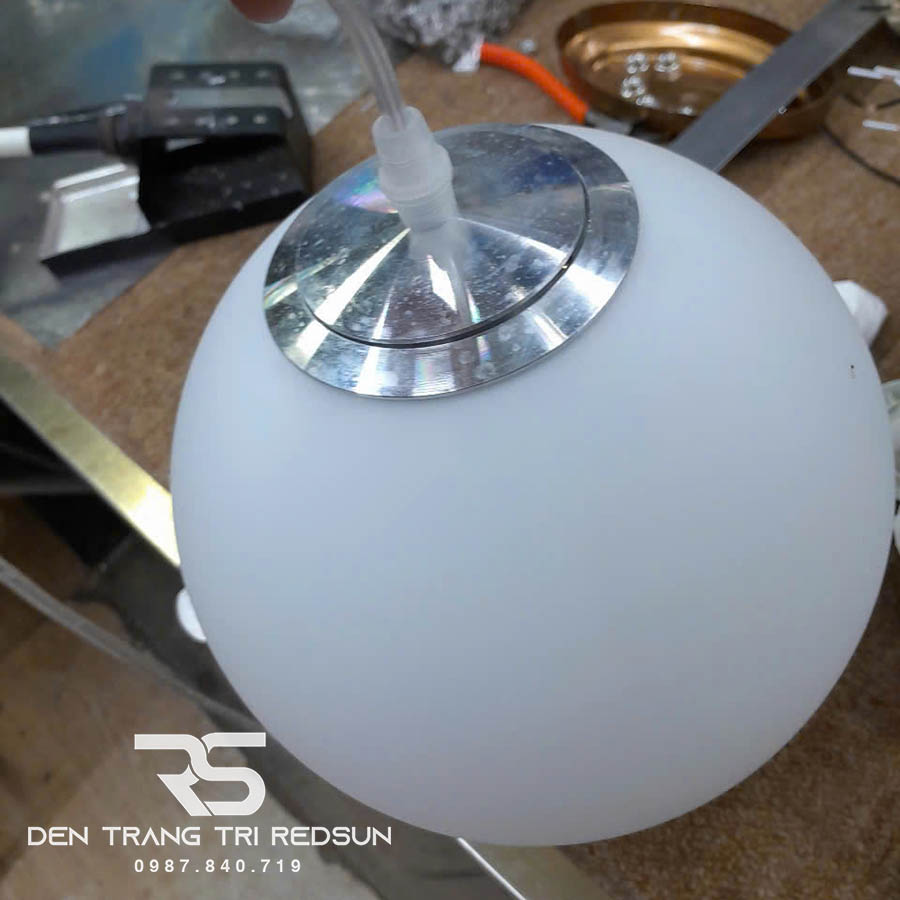 Đèn Thả Trần Hiện Đại Lắp Thông Tầng Cầu Thang, Phòng Khách, Bàn Ăn Chất Liệu Thuỷ Tinh HTK020