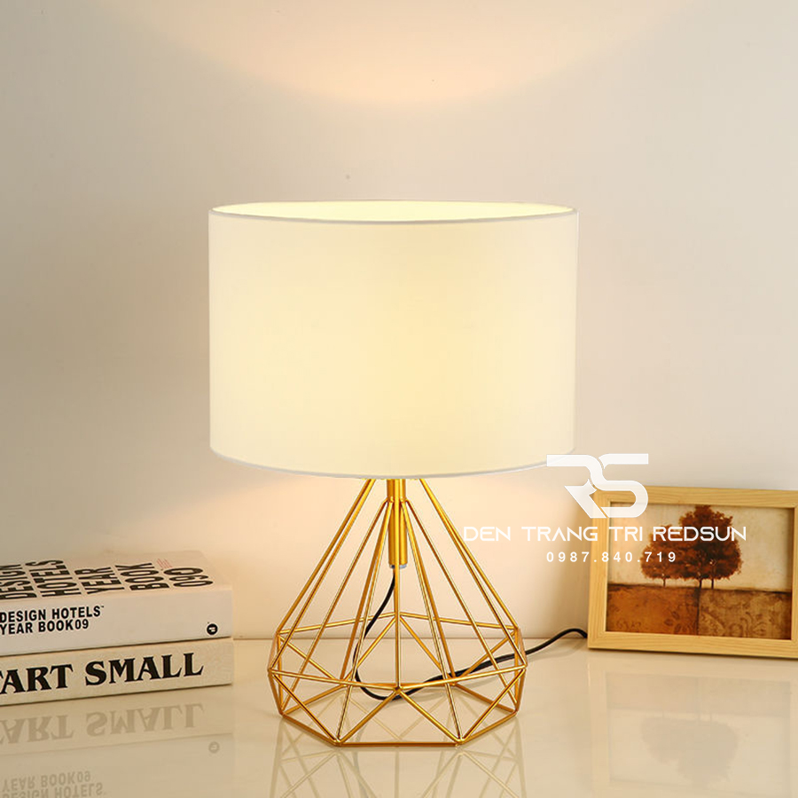 Đèn Bàn Hiện Đại Bắc Âu DB2071