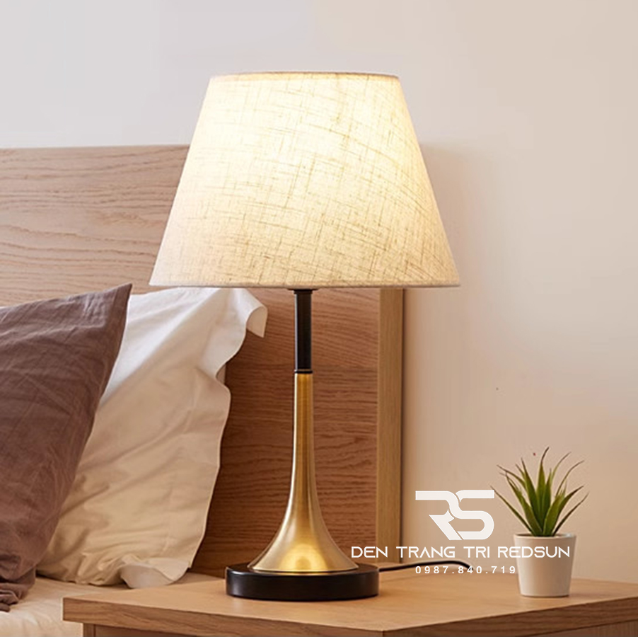 Đèn Bàn Hiện Đại B142