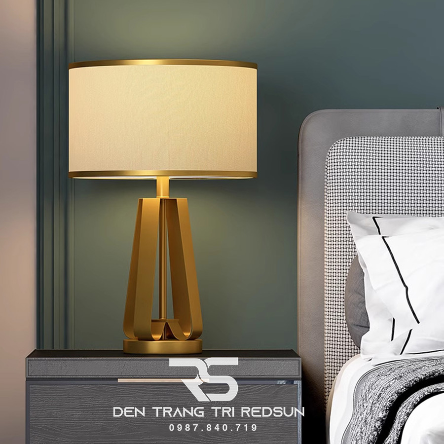 Đèn Bàn Hiện Đại Bắc Âu DB2072