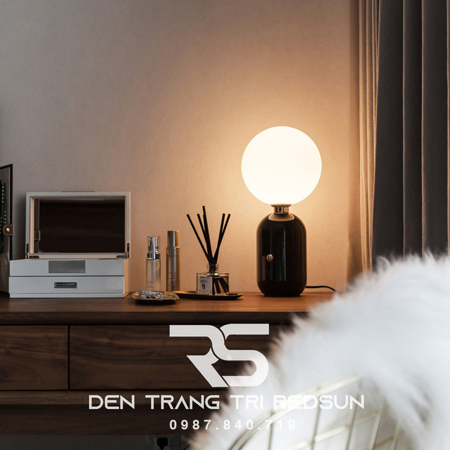 Đèn Bàn Hiện Đại Bắc Âu DB2059