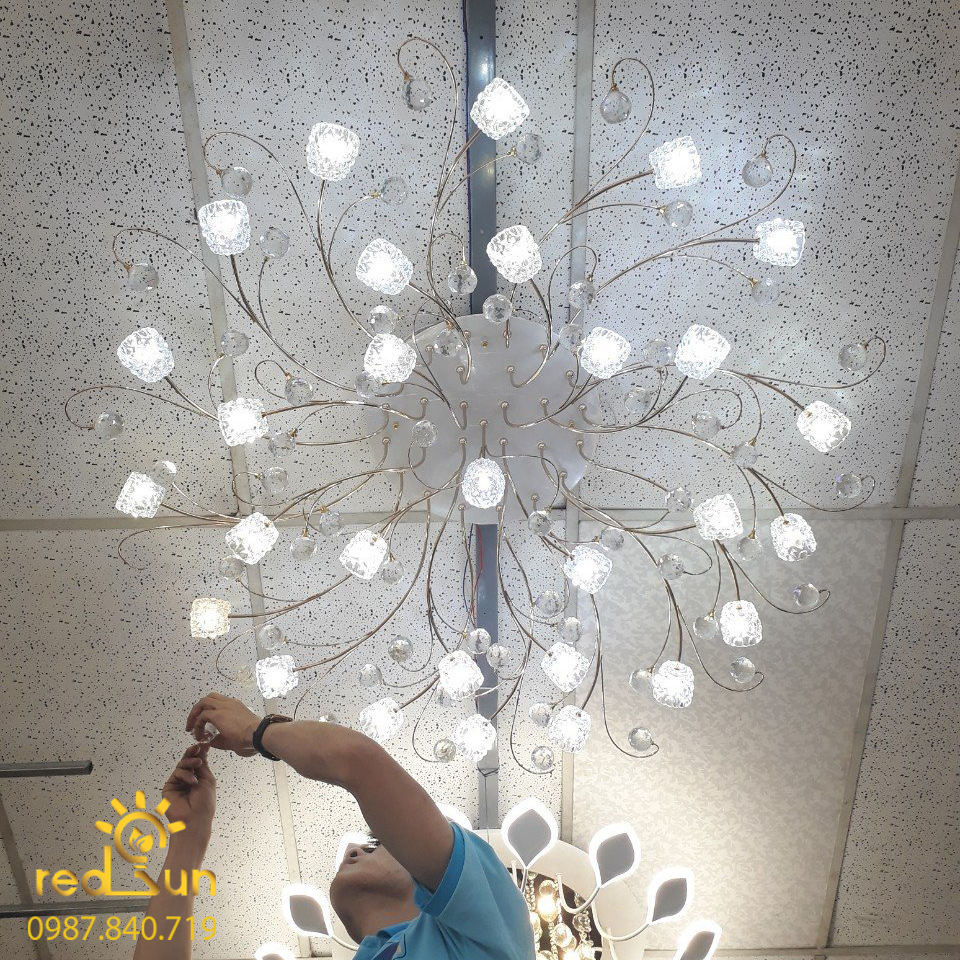 Mâm ốp trần dáng tròn bông pha lê OP-007