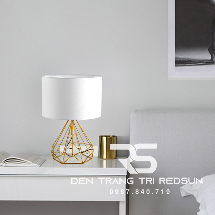 Đèn Bàn Hiện Đại Bắc Âu DB2071