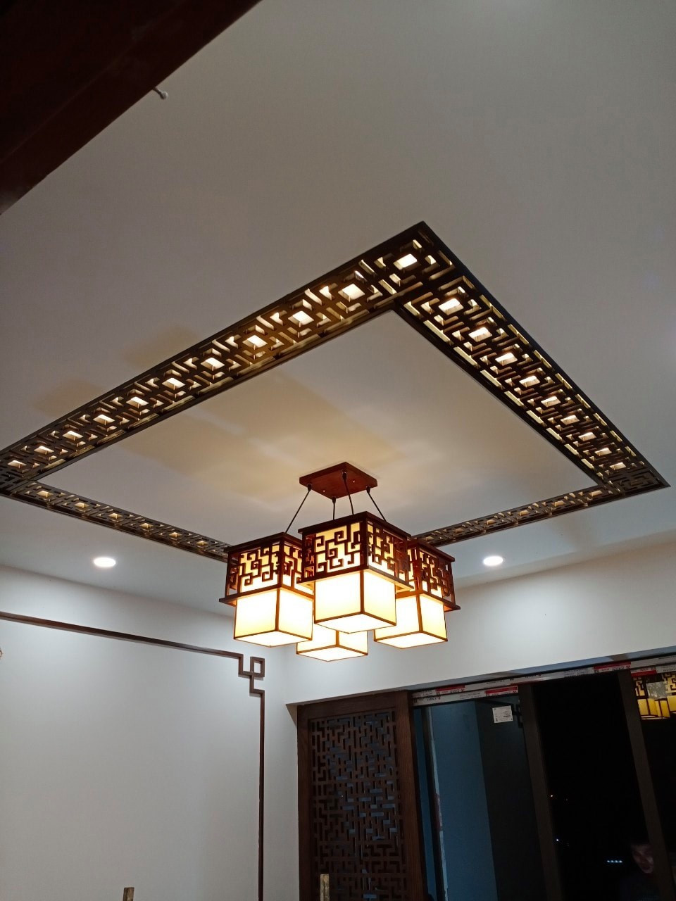 Đèn Chùm Gỗ Lắp Phòng Thờ DPT-001