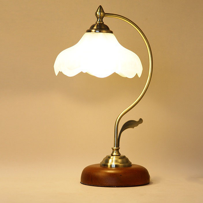 Đèn Bàn Phong Cách Vintage Châu Âu DB2104