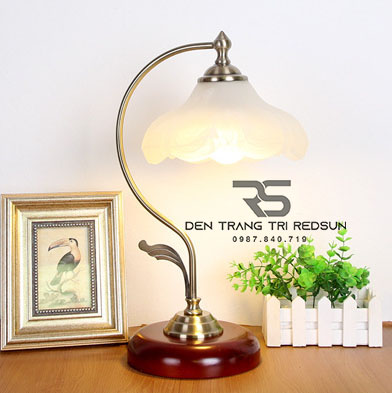 Đèn Bàn Phong Cách Vintage Châu Âu DB2104