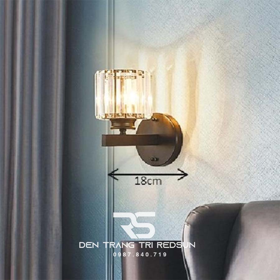 Đèn tường chao trụ thân đen DT1136