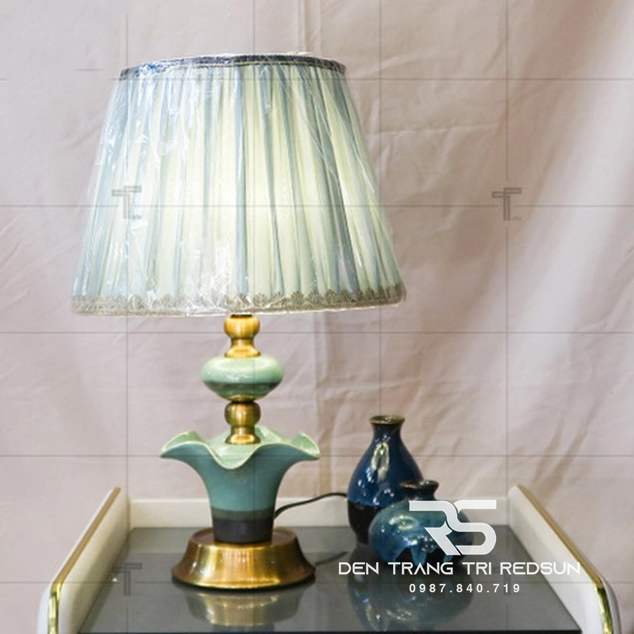 den-ban-hien-dai-db-c077