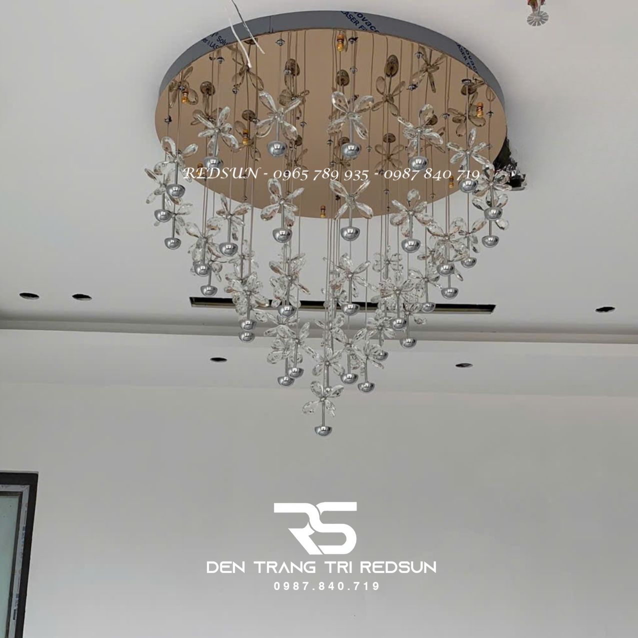 Đèn Thả Trần Cánh Hoa Pha Lê Lắp Thông Tầng, Phòng Khách, Phòng Ngủ Hiện Đại HT901