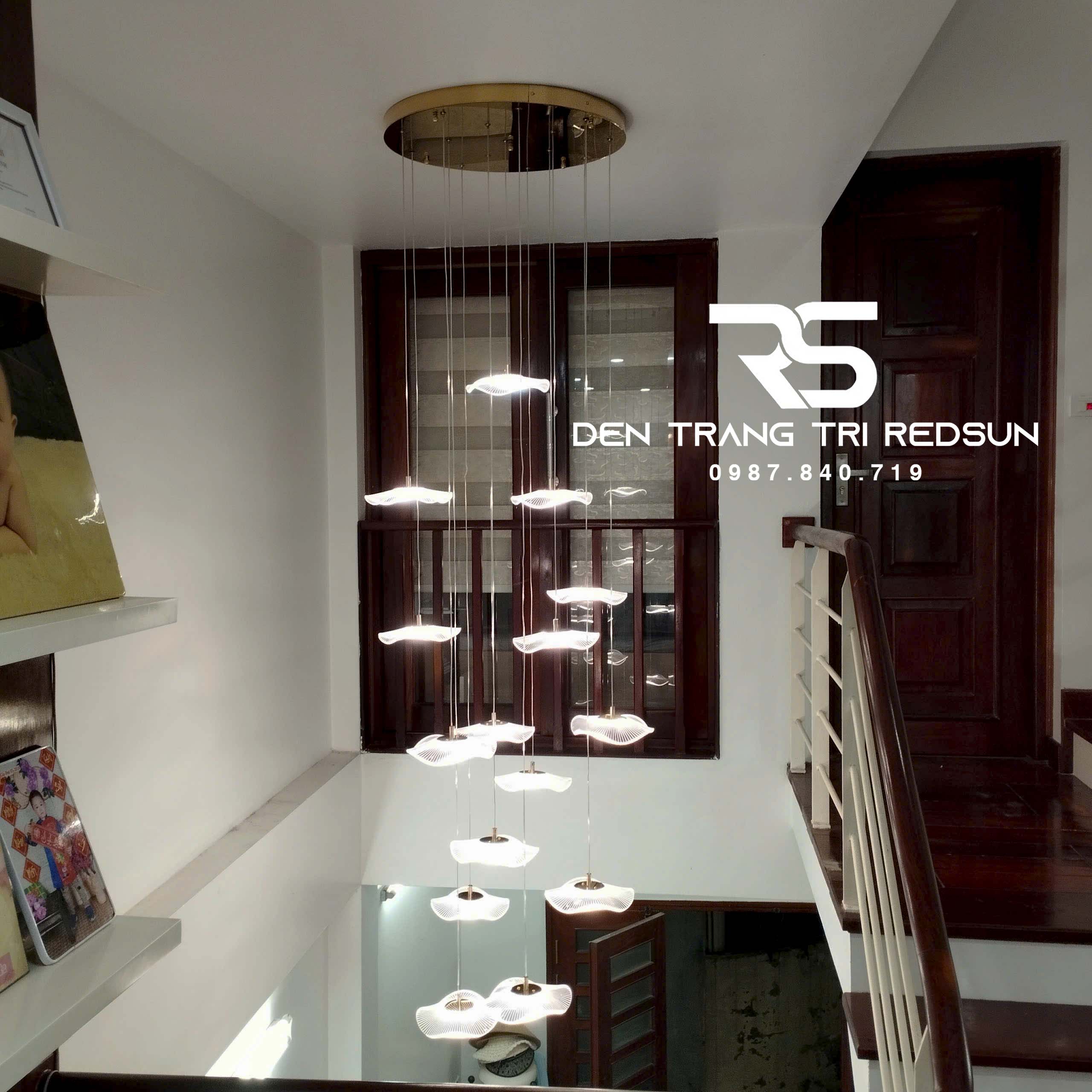 Đèn Thả Trần Lắp Thông Tầng Cầu Thang, Phòng Khách, Bàn Ăn Hình Lá Sen HTK035