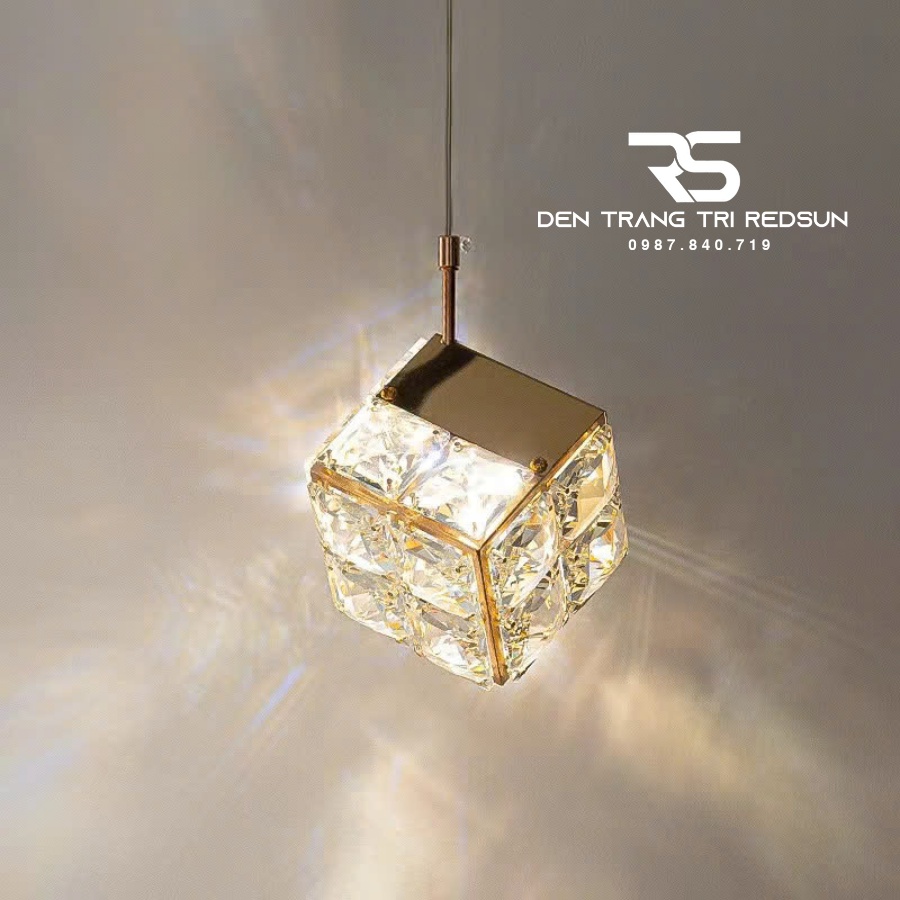 Đèn Thả Trần Lắp Phòng Khách, Phòng Ngủ, Thông Tầng Cầu Thang Hiện Đại Chất Liệu Pha Lê HTK070