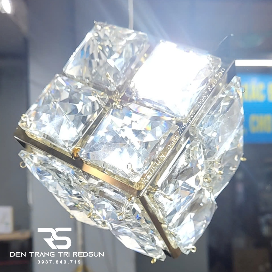 Đèn Thả Trần Lắp Phòng Khách, Phòng Ngủ, Thông Tầng Cầu Thang Hiện Đại Chất Liệu Pha Lê HTK070