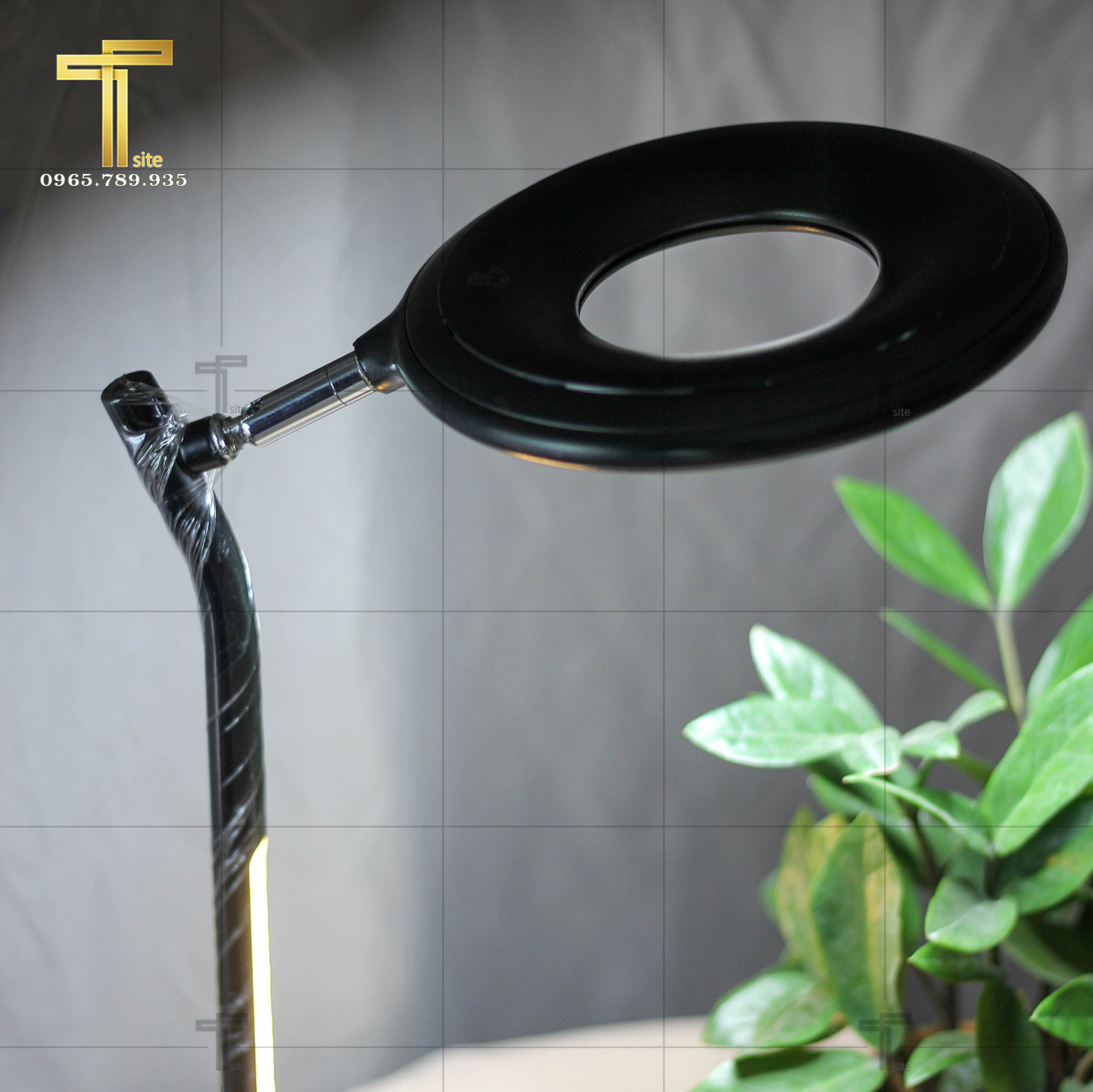 Đèn bàn hiện đại DB-C6072