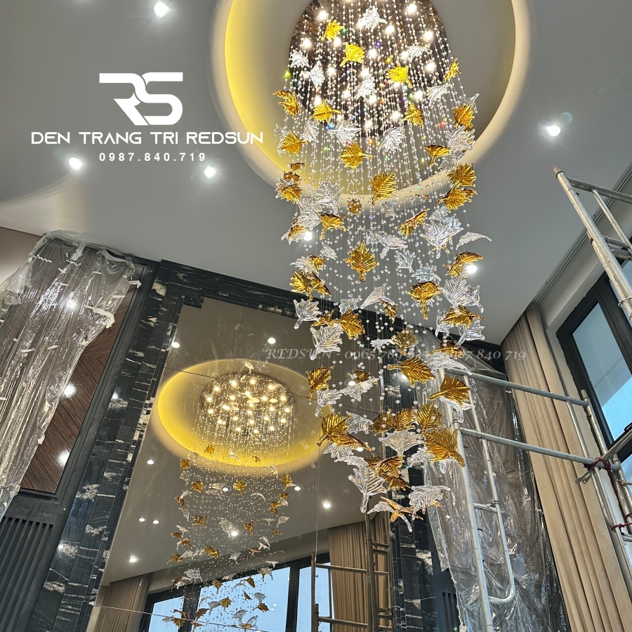 Đèn Thả Hiện Đại Lắp Phòng Khách, Sảnh Chờ, Cầu Thang Thông Tầng Lá Phong Chất Liệu Thuỷ Tinh HTK053