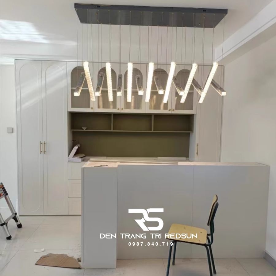 Đèn Thả Trần Hiện Đại Lắp Bàn Ăn, Bàn Đảo Chất Liệu Pha Lê HTK063