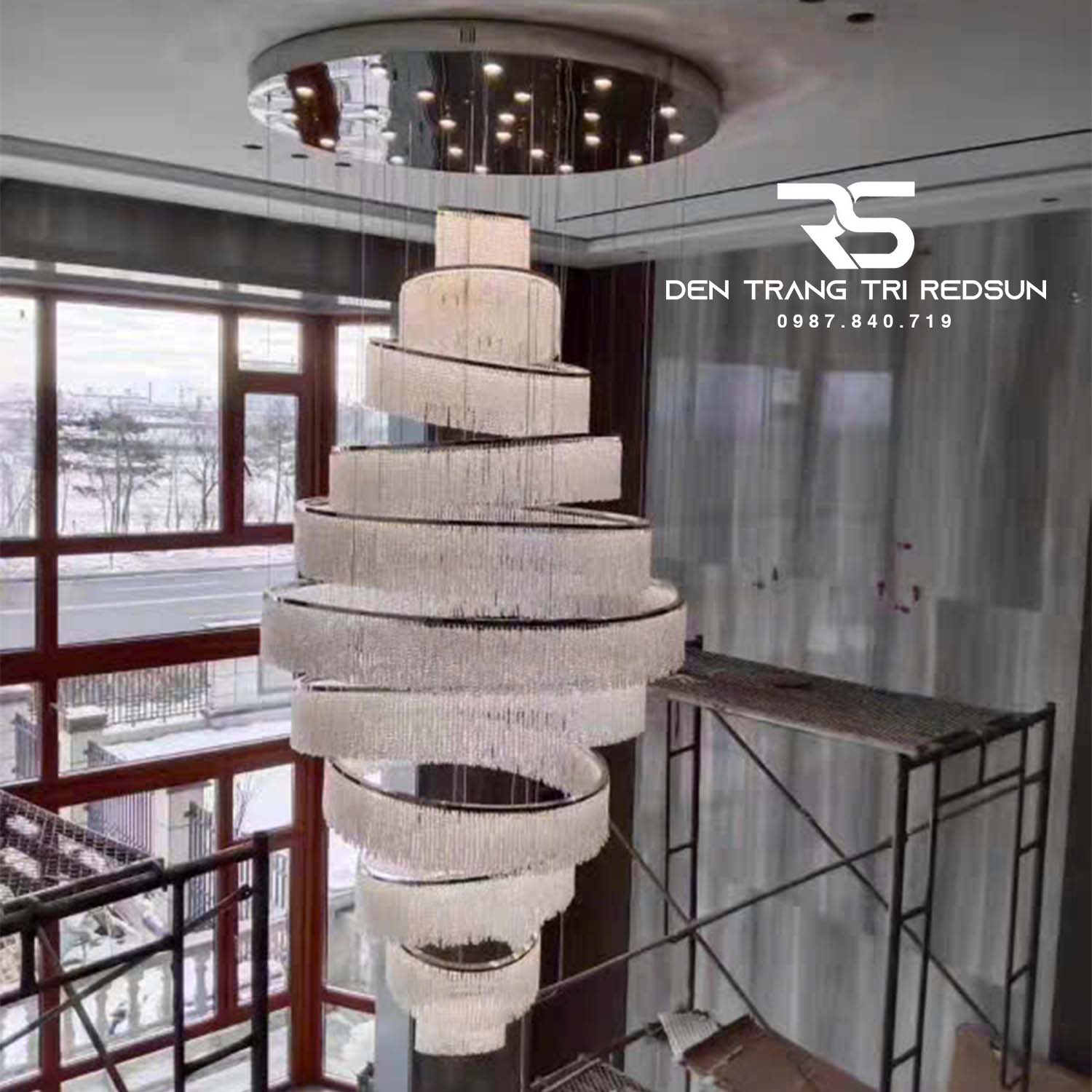 Đèn Chùm Pha Lê Lắp Thông Tầng, Sảnh Khách Sạn Phong Cách Bắc Âu Hiện Đại DCP-014