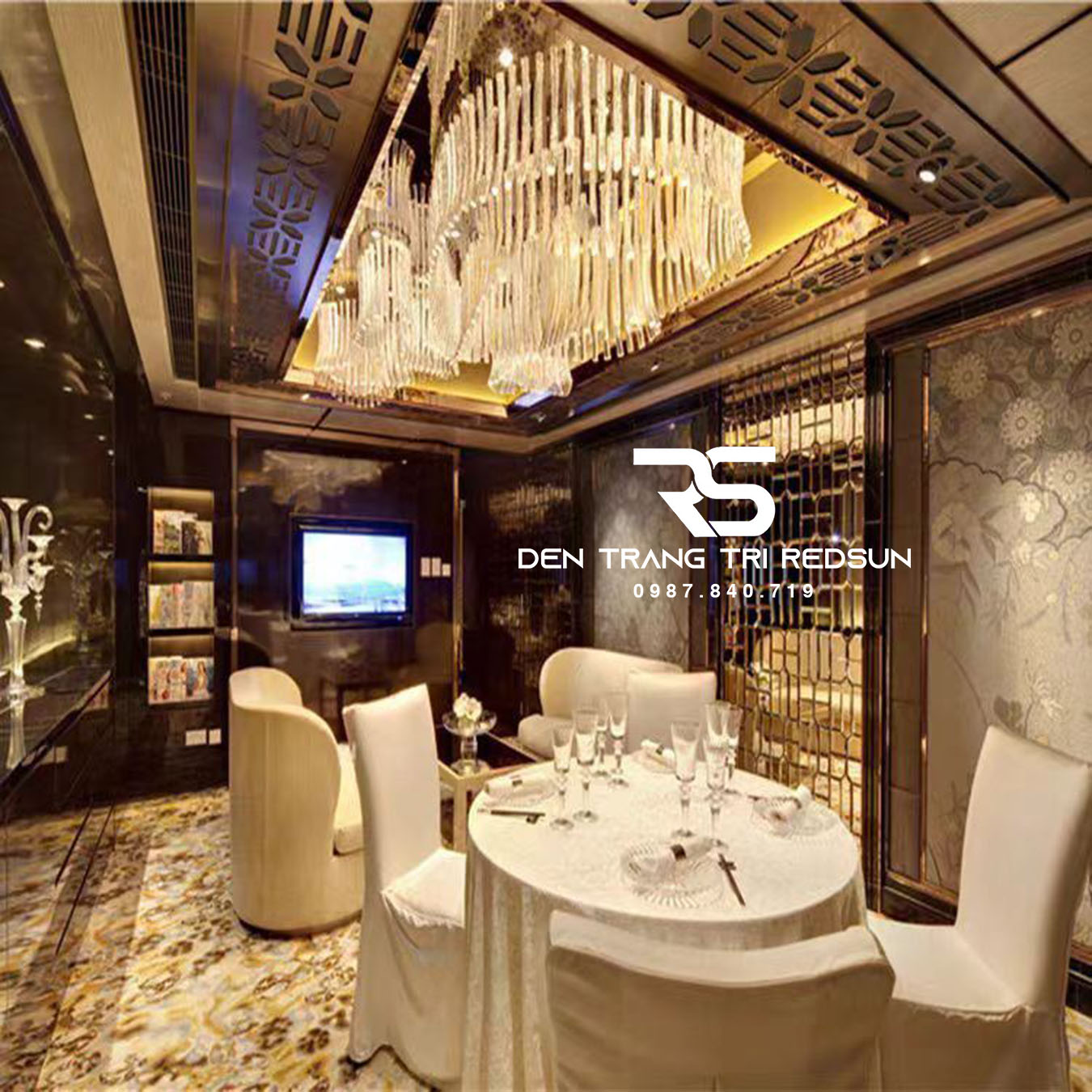 Đèn Chùm Sảnh Khách Sạn, Nhà Hàng, Phòng Tiệc Cao Cấp Phong Cách Hiện Đại Chất Liệu Thủy Tinh HTK-NK003