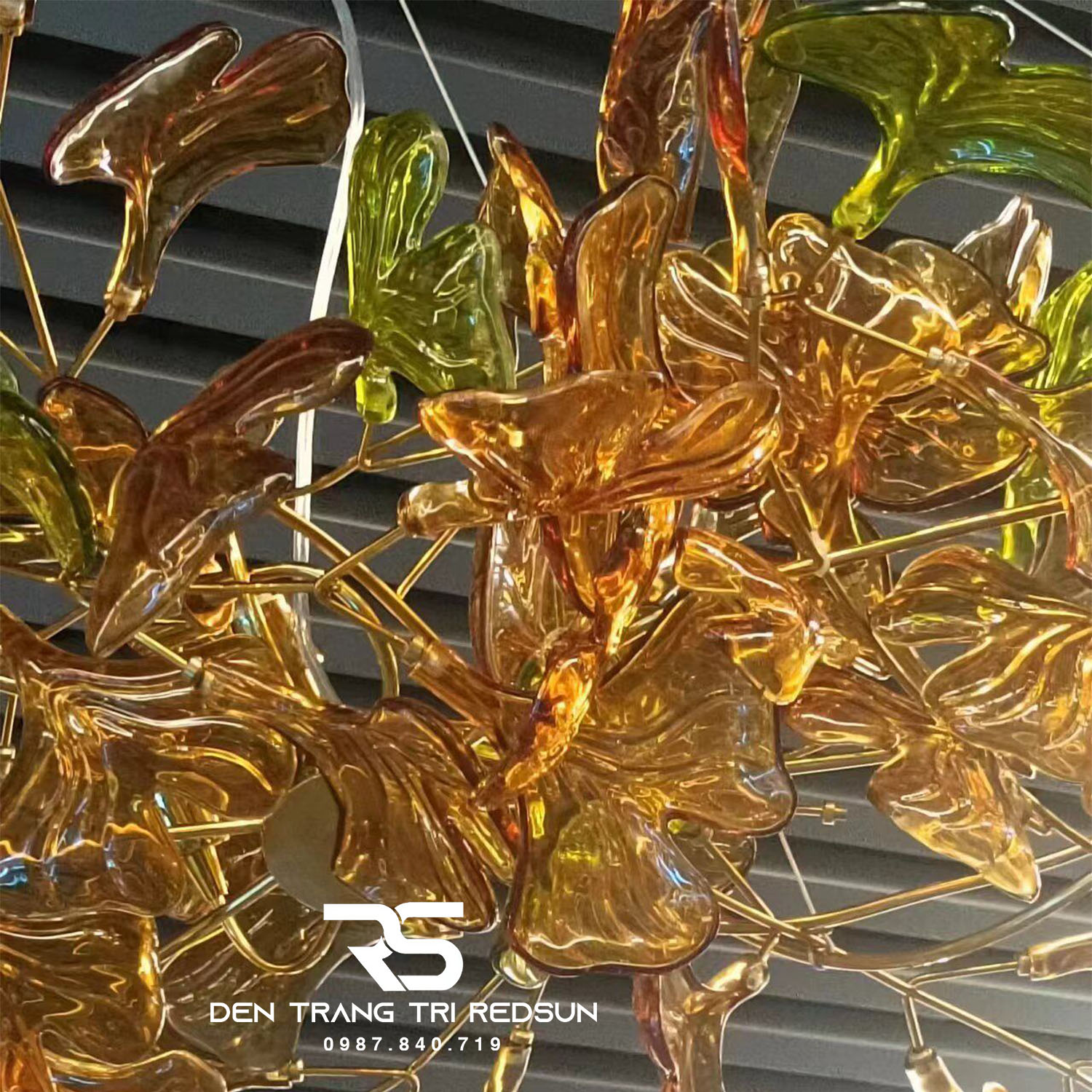 Đèn Chùm Ginkgo Leaf Lắp Phòng Khách, Bàn Ăn Phong Cách Bắc Âu Hiện Đại Lá Thủy Tinh Màu DC-T120